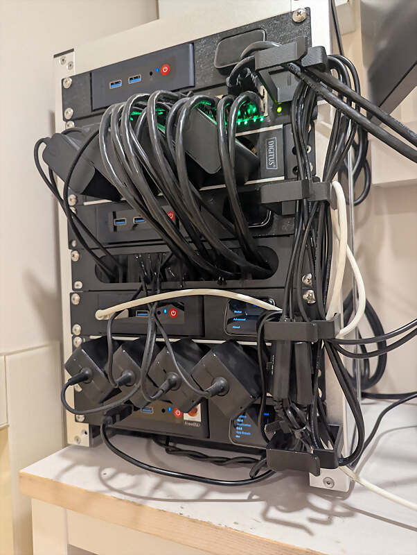Front of the RackMate T1 Front of the RackMate T1